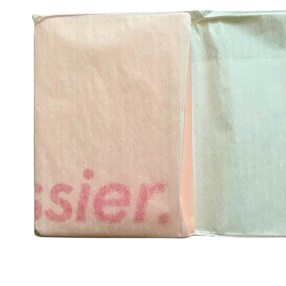 GLOSSIER LONDON PASSPORT COVER- NWT - Picture 6 of 6